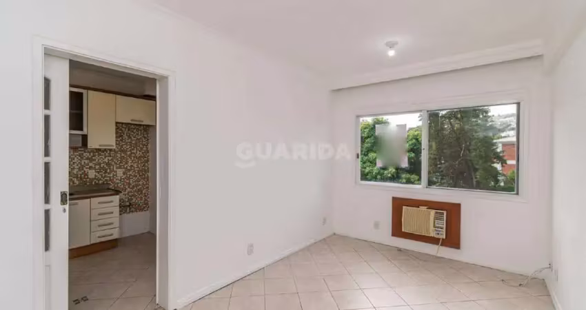 Apartamento com 2 dormitórios e 1 vaga de garagem no bairro Cavalhada