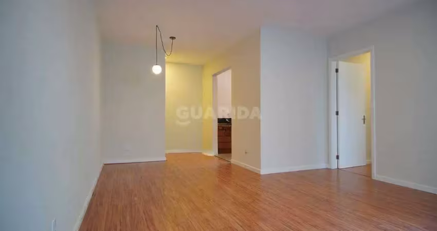 Apartamento com 2 dormitórios, sendo 1 suíte com closet, no bairro bela vista.