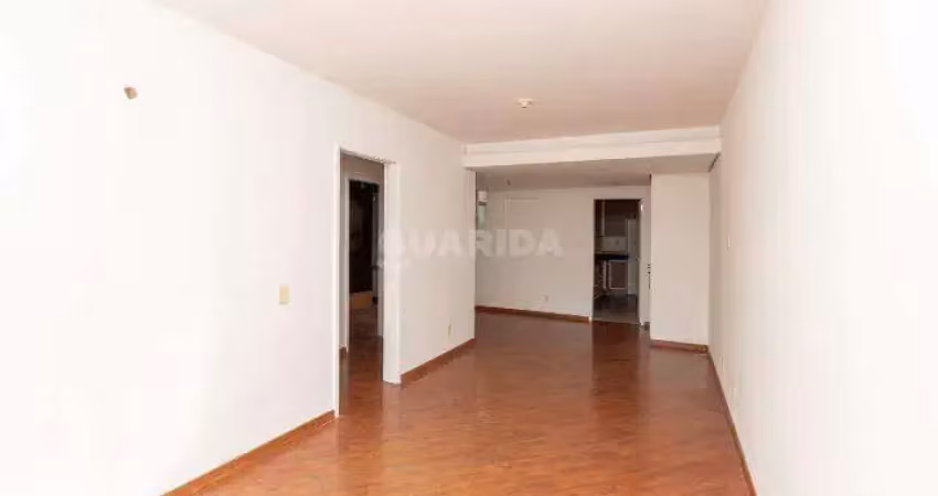Amplo apartamento de 2 dormitórios no bairro floresta!