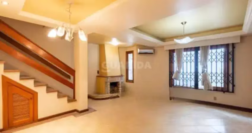 Casa em condominio fechado com 3 dormitórios, sendo 1 suíte, para alugar no bairro cristal.