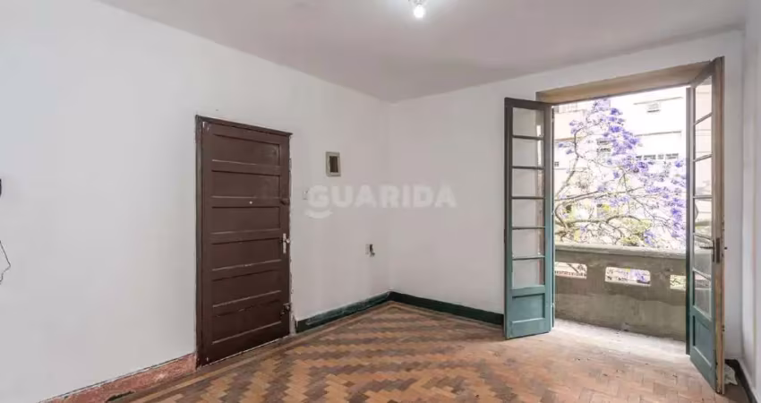 Apartamento de 3 dormitórios com pátio no bairro santana.