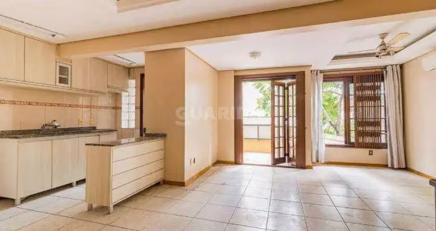 Casa em condominio fechado com 2 dormitórios suítes para alugar no bairro menino deus.