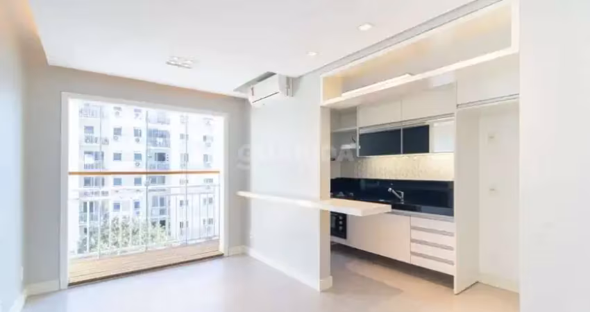 Apartamento de 2 dormitórios com vaga de garagem e sacada localizado no bairro tristeza!