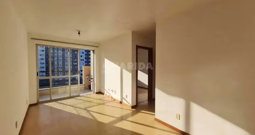 Apartamento de 2 dormitórios no bairro jardim lindóia, localizado no 6º andar com sacada!