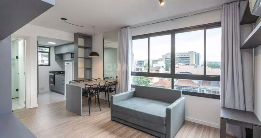 Apartamento estilo loft mobiliado e com 1 vaga de garagem, no bairro partenon