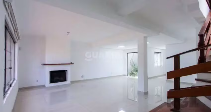 Casa residencial com 4 dormitórios, sendo 1 suíte, para alugar no bairro tristeza