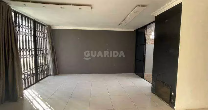 Casa residencial de 2 dormitórios com piscina no bairro hípica
