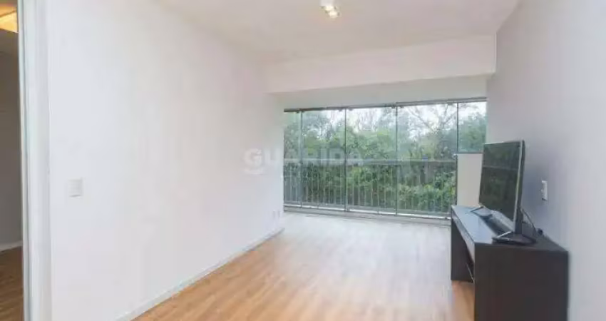 Apartamento semimobiliado com 1 dormitório e 1 vaga no bairro petrópolis!