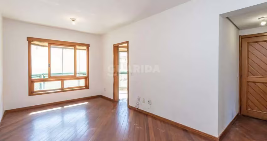 Apartamento com 3 dormitórios no bairro rio branco com vaga coberta, churrasqueira, e sacada!