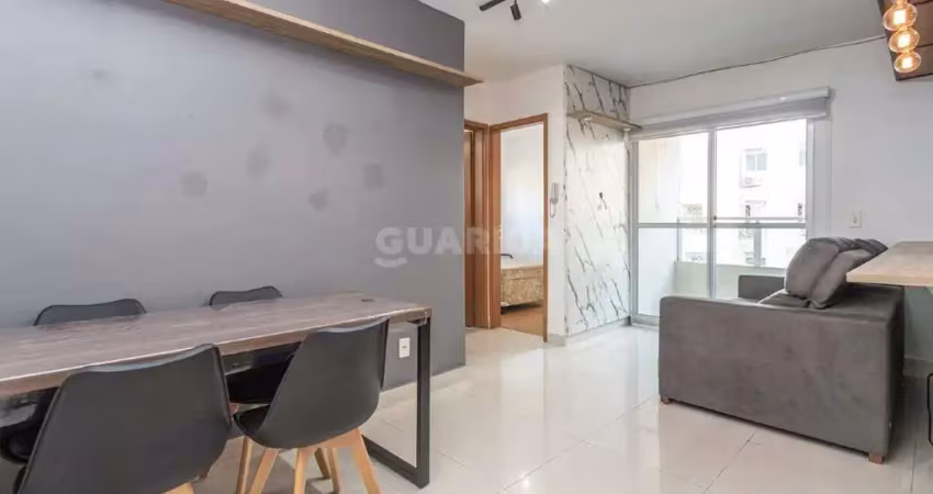 Apartamento mobiliado, com 2 dormitórios, e 1 vaga de garagem no bairro alto petrópolis