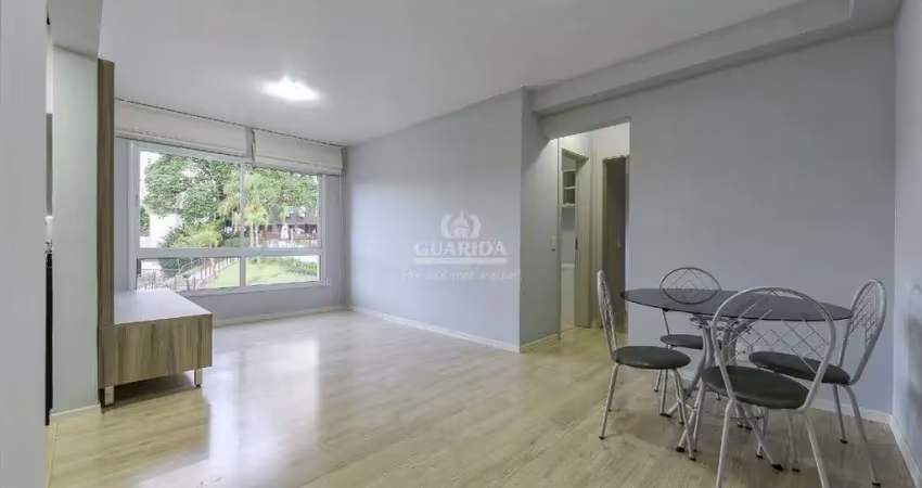 Apartamento semi mobiliado de 2 dormitórios, sendo 1 suíte no bairro central park, com vaga!