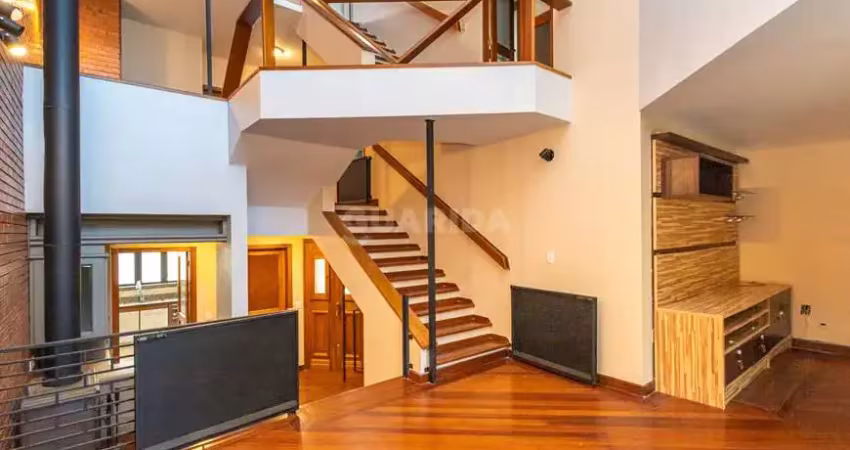 Casa em condomínio com 3 dormitórios, sendo 1 suíte, com vaga de garagem, no bairro cristal