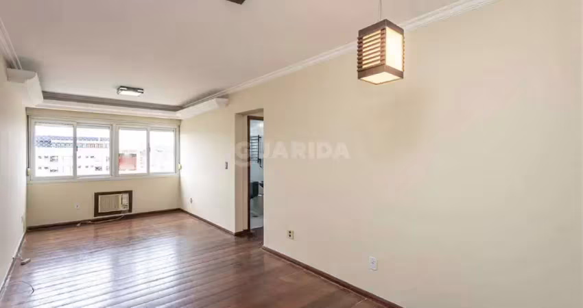 Apartamento com 2 dormitórios e vaga de garagem no coração do centro histórico de porto alegre.