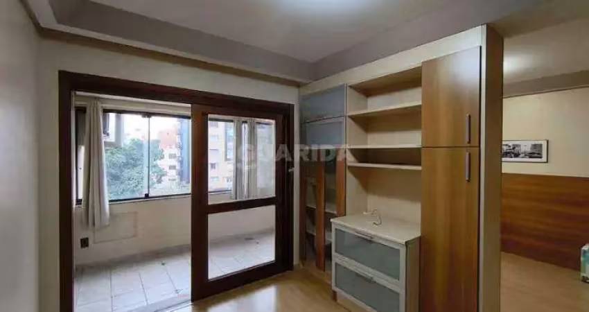 Apartamento com 1 dormitório para alugar no bairro cidade baixa.