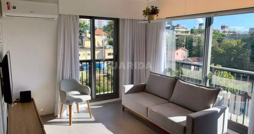 Apartamento mobiliado e decorado com 1 dormitório no bairro petrópolis, com vaga!