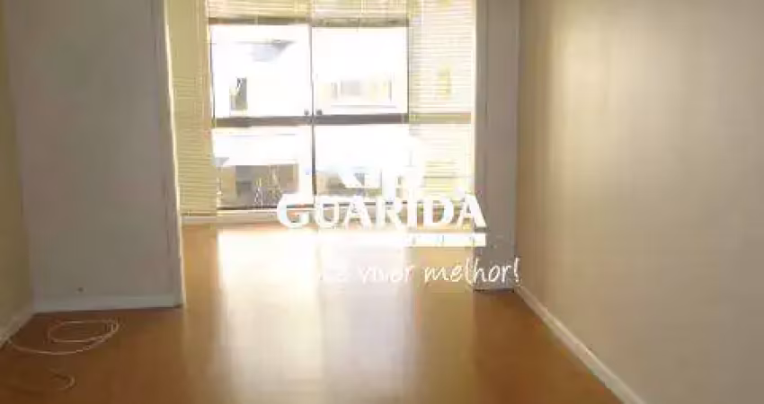 Apartamento 2 dormitórios com armários, sendo uma suíte com split, no bairro higienópolis, com vaga!