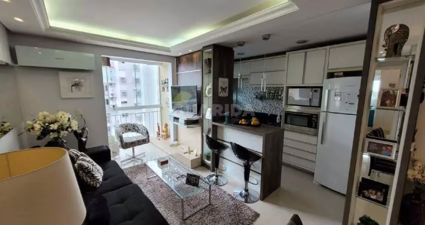 Apartamento totalmente mobiliado de 2 dormitórios, sendo 1 suíte, no bairro alto petrópolis, com vaga/sacada!