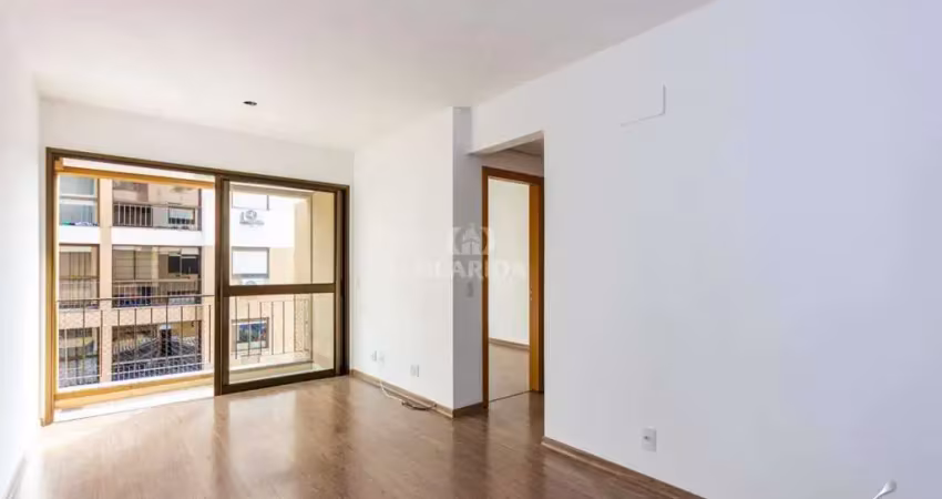Exclusividade guarida: apartamento diferenciado com sacada e churrasqueira interna, 2 dormitórios no bairro partenon com vaga coberta!