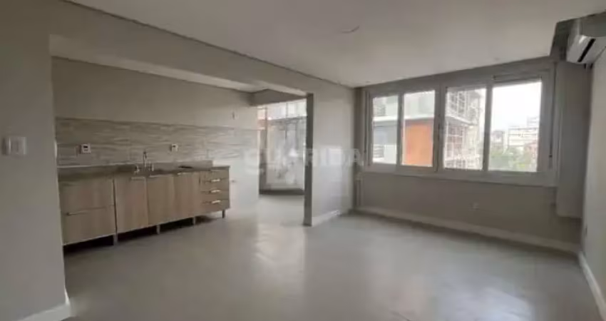 Apartamento com 3 dormitórios para alugar no bairro cidade baixa.