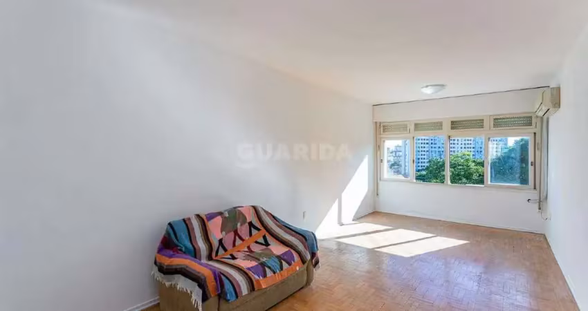 Apartamento de 3 dormitórios, sendo 1 suíte no bairro petrópolis.