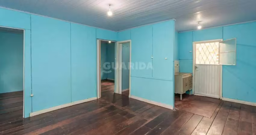 Casa com 2 quartos para alugar na Avenida Antônio Giudice, Alto Petrópolis, Porto Alegre