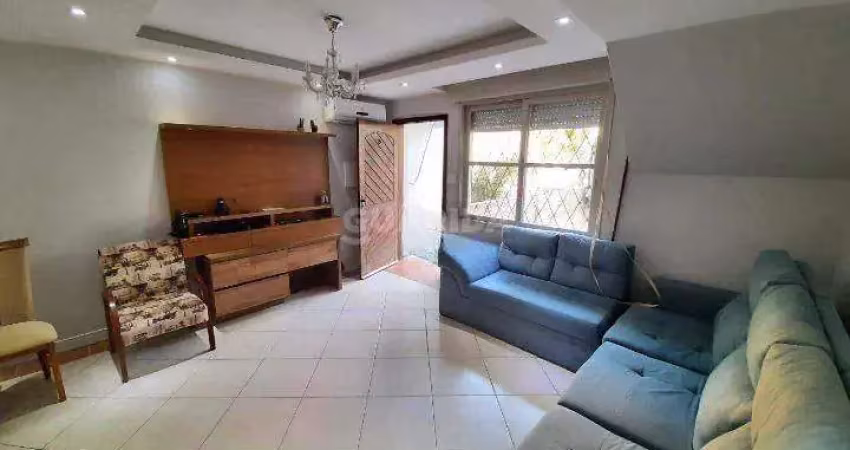 Casa mobiliada com 3 dormitórios, sendo 1 suíte, no bairro glória