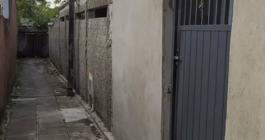 Casa com 3 quartos à venda na Rua Domingos Peneda, 1937, Vila São Vicente, Paranaguá