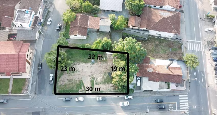 Terreno comercial com aprox. 660 m2 para alugar no bairro Das Nações - Indaial/S