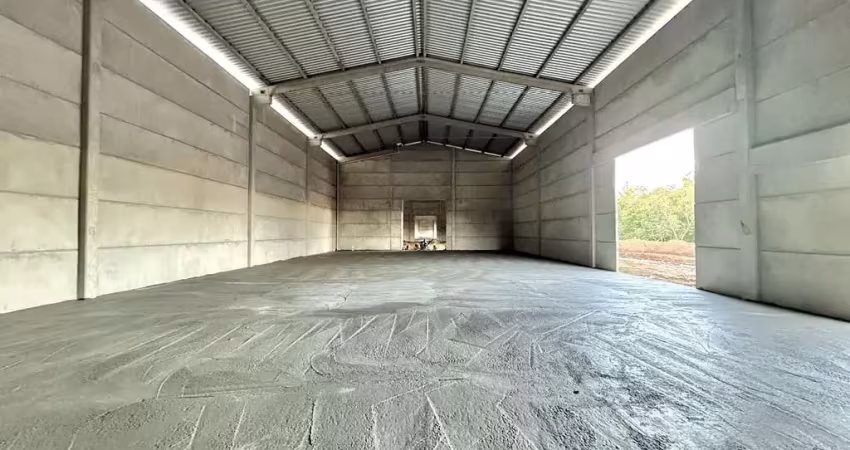 Galpão disponível para locação com 520 m2 em região industrial na cidade de inda
