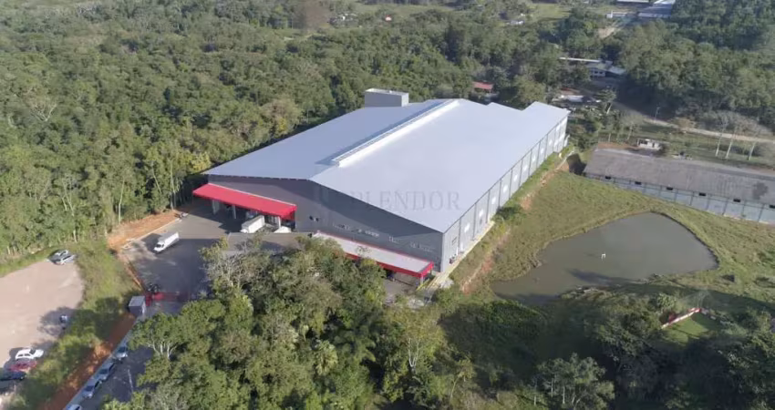 Galpão industrial para sublocação em indaial – 2.809 m² com 5 docas