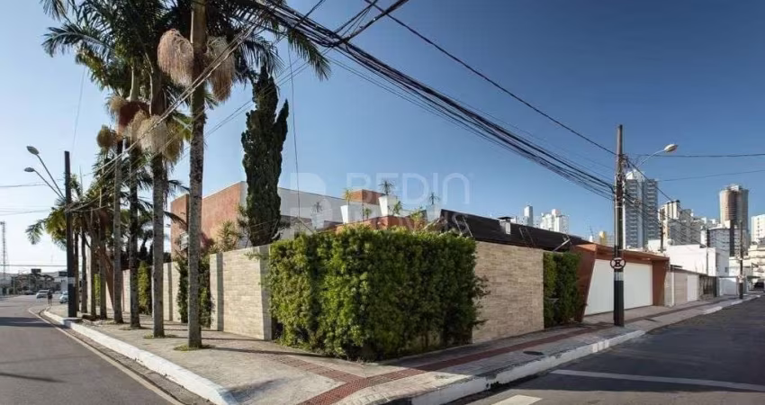 Casa Locação Temporada Centro Balneário Camboriú 07 dormitórios 1000m²