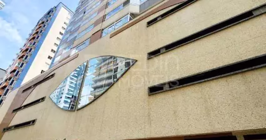 Apartamento a venda 04 dormitórios quadra mar Centro Balneário Camboriú