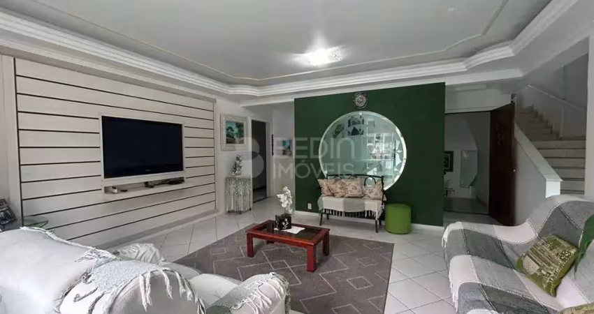 Casa com 4 quartos à venda na Rua Joaquim Nunes, 48, Centro, Camboriú