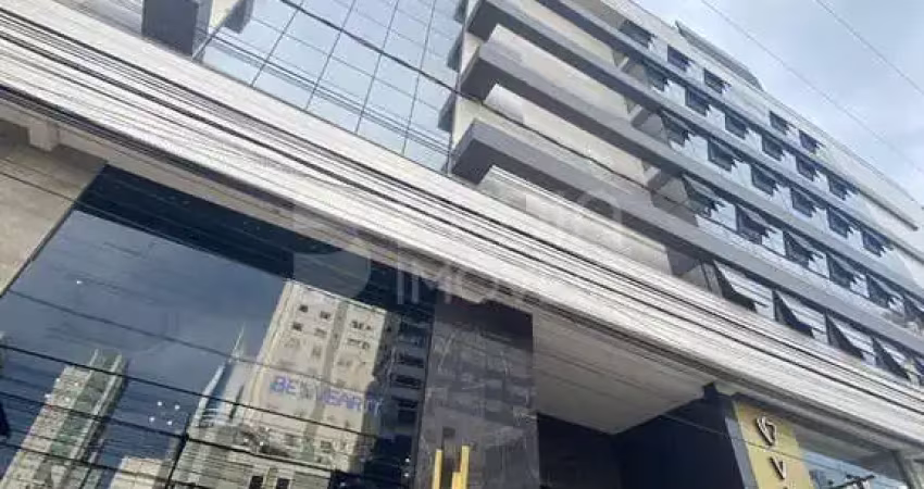 Apartamento com 3 quartos para alugar na Rua 3300, 450, Centro, Balneário Camboriú