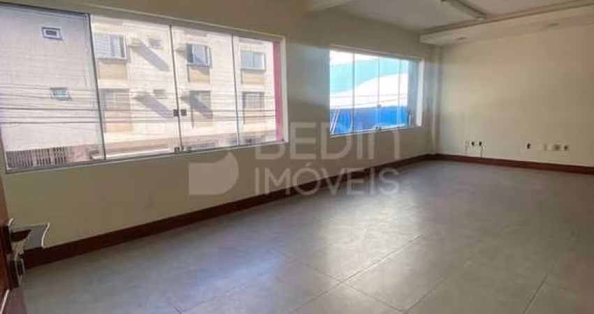 Sala comercial locação Av. Brasil Balneário Camboriú 112m²