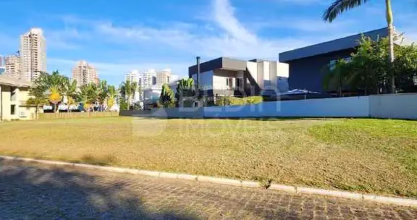 Terreno 797m² a venda condomínio horizontal da brava