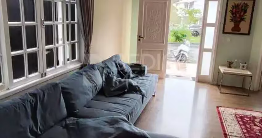 Casa a venda condomínio fechado recanto dos pássaros camboriú
