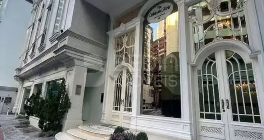 Apartamento quadra mar 03 suítes a venda centro balneário camboriú vale dos reis