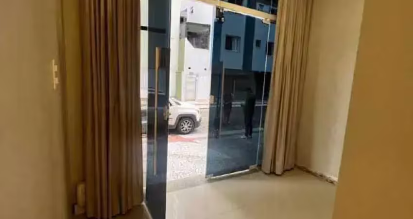 Oportunidade sala comercial térrea, com duas vagas de garagem privativas