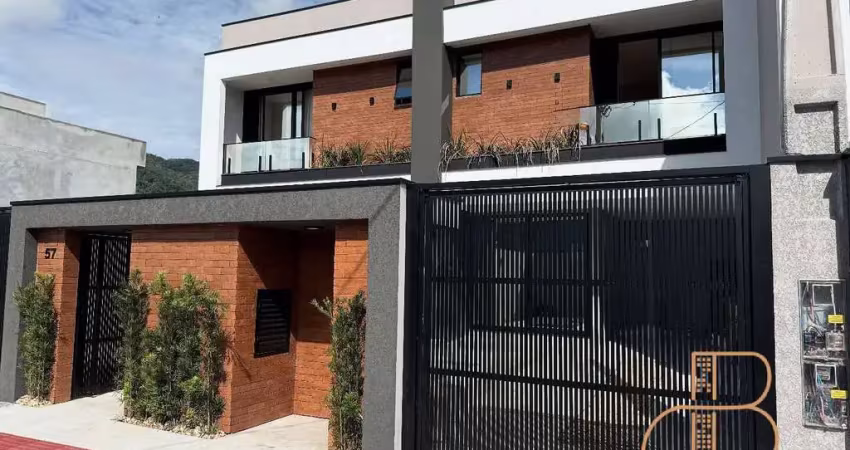 Sobrado pronto para morar, 03 suítes e piscina em camboriú