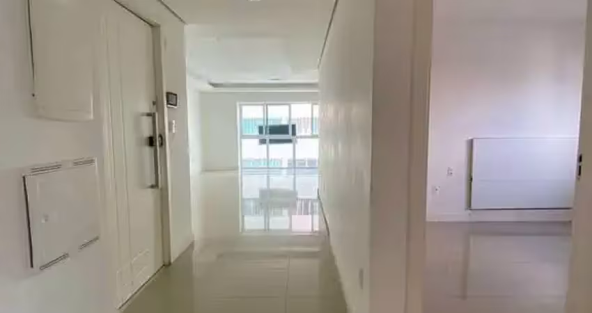 Apartamento diferenciado com 03 dormitórios no centro de balneário camboriú