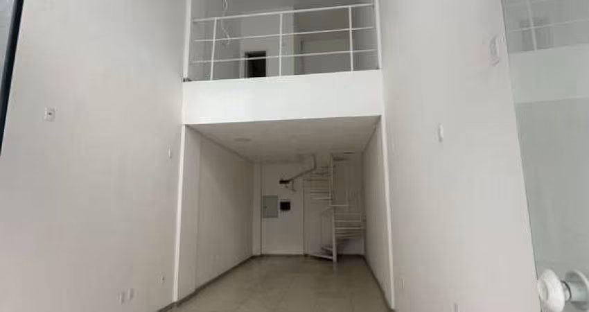 LOCAÇÃO - Sala comercial com mezanino, na Avenida Brasil