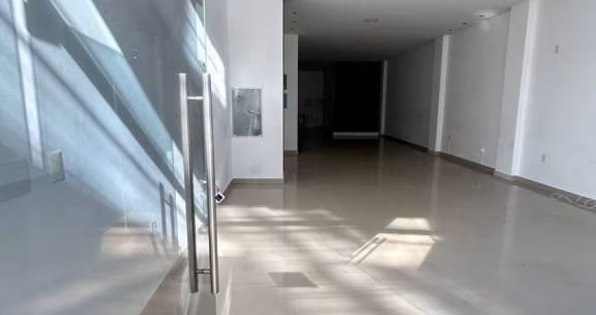 LOCAÇÃO - Ampla sala comercial térrea com 98m² no bairro Pioneiros.