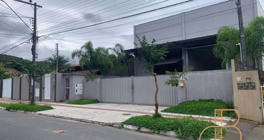 LOCAÇÃO - Amplo galpão com mezanino,180m² total, bairro Nova Esperança