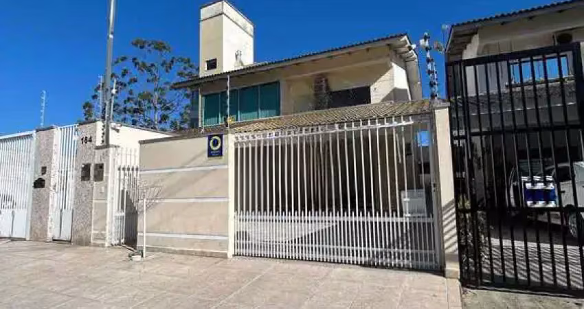Oportunidade incrível! ampla casa com 200m² no bairro areias em camboriú