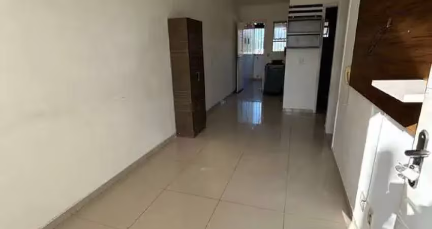 Locação - casa térrea 02 quartos em condomínio fechado, bairro cedros