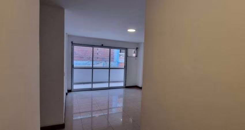 Apartamento para venda tem 96 metros quadrados com 2 quartos
