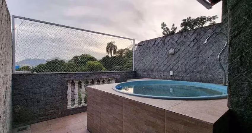 Pechincha. Casa de Condomínio com 115m² com 2 Quartos e 1 Vaga.