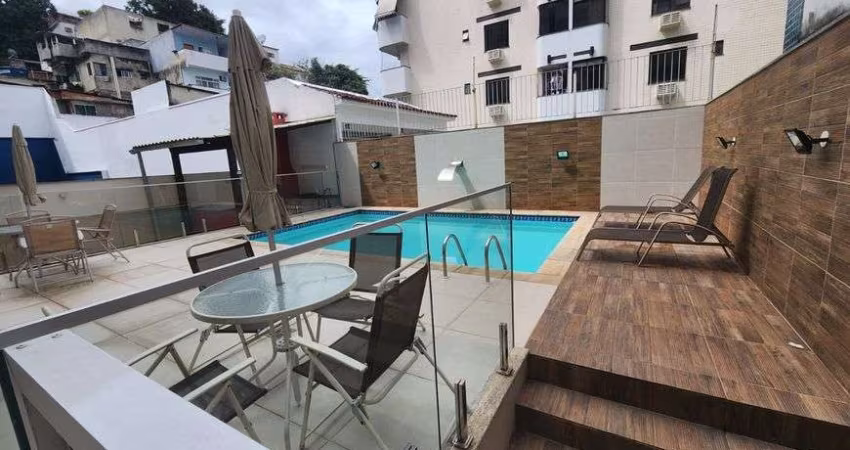 Freguesia. Cobertura Triplex, Salão, 3 Suítes, 2 Vagas e Vista do Maciço da Tijuca.