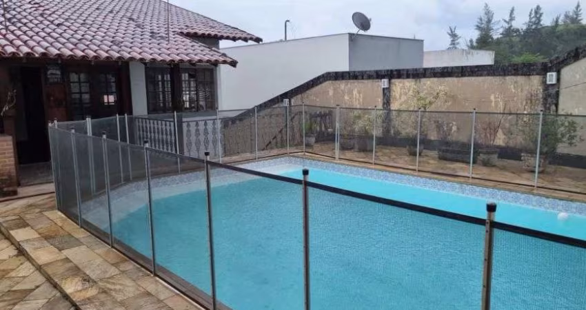 Anil - Jacarepaguá. Bosque dos Esquilos. Casa Dúplex com 6 Quartos e 6 Vagas.